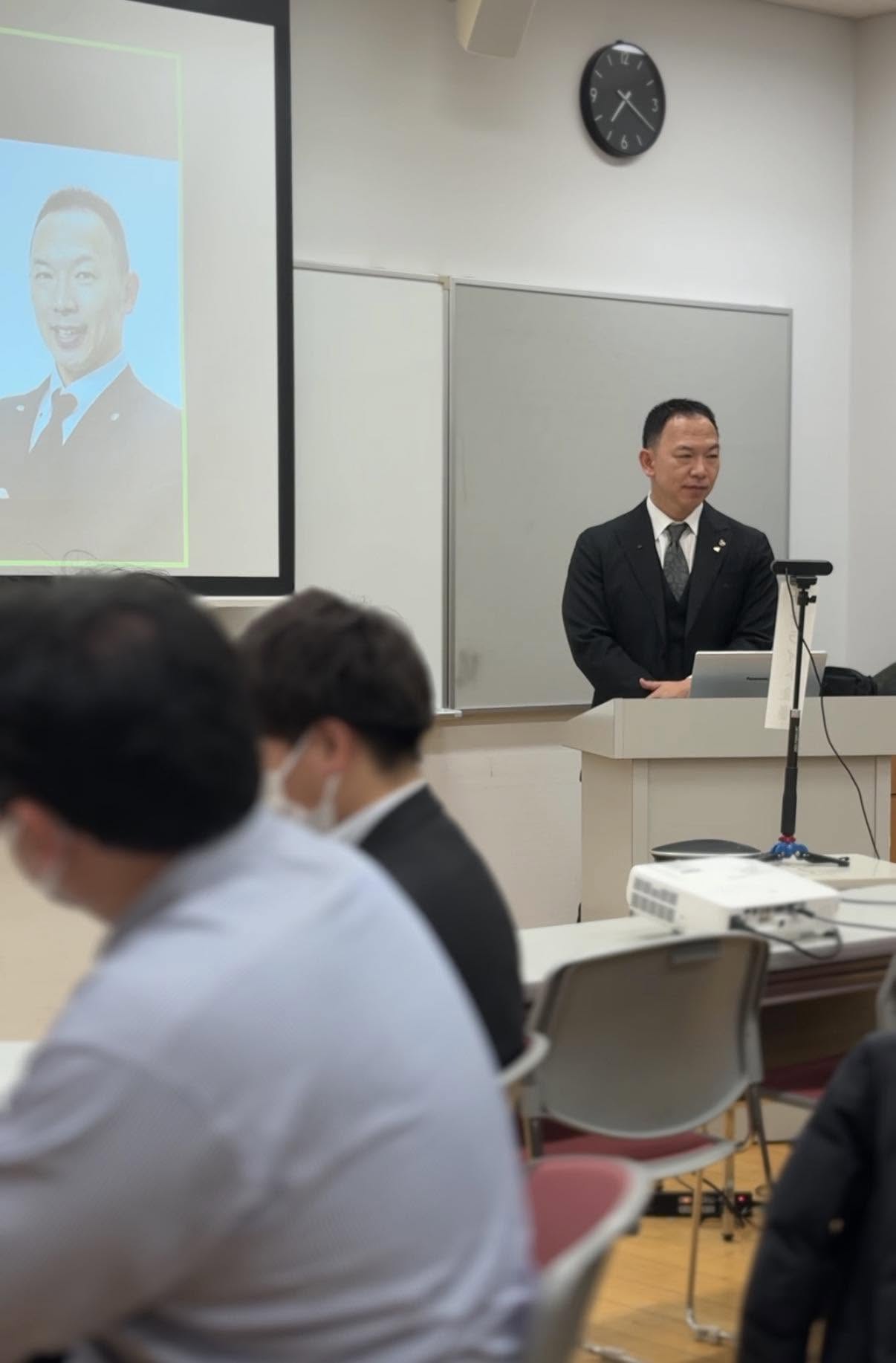 2026年2月のJPSA千葉支部定例会で、渡邊勝也さんが参加者に講演している様子
